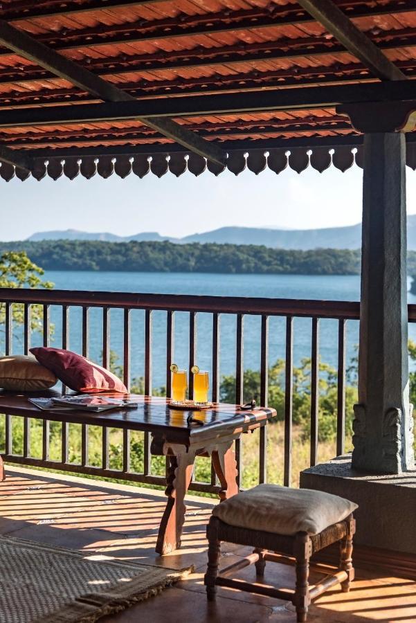 Saffronstays Anantham, Kamshet - Pet-Friendly Lakefront Villa With A Huge Verandah Nethersole Dam Extérieur photo